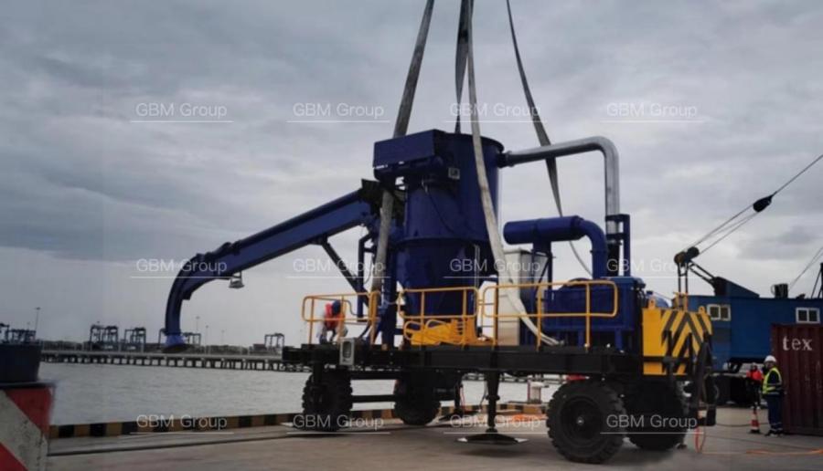  Pneumatic Ship Unloader-1